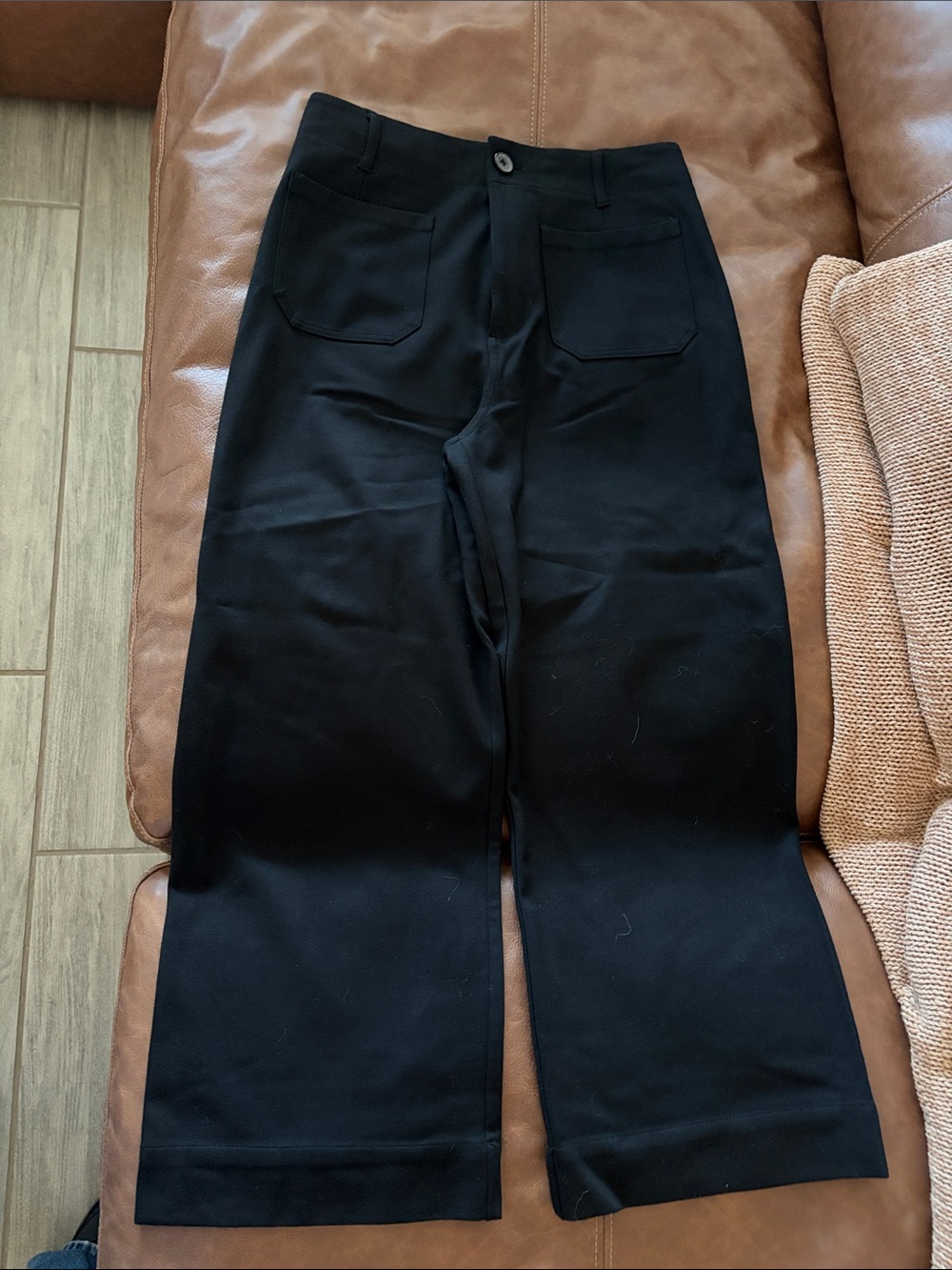 Jones New York Black Wide-Leg Trousers with Front Patch Pockets